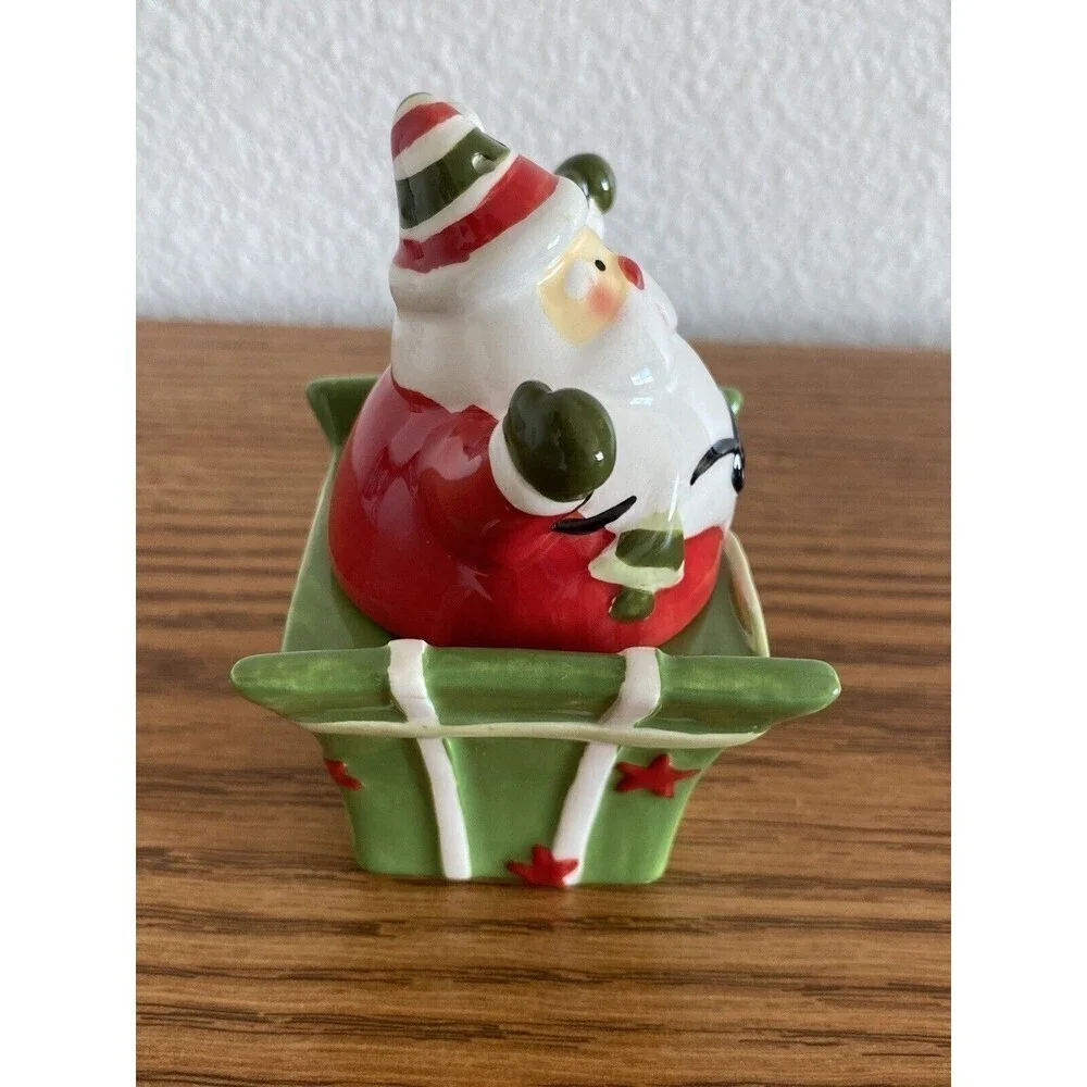 Bella Casa by Ganz 2 Piece Santa on Christmas Gift Salt & Pepper Shakers NIB